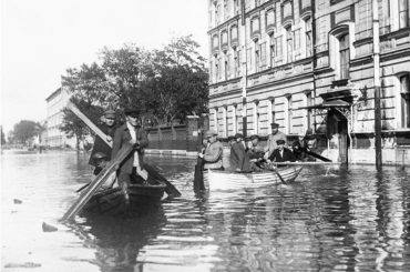 Теперь ты знаешь, что 30 августа 1703 года произошло первое наводнение за историю Петербурга…