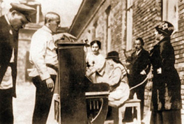 Теперь ты знаешь, что 17 сентября 1922 года в Москве прошел первый радиоконцерт