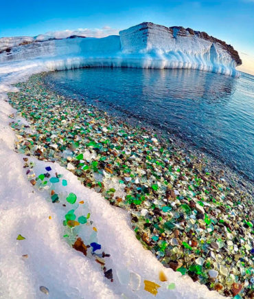 Стеклянный пляж во Владивостоке