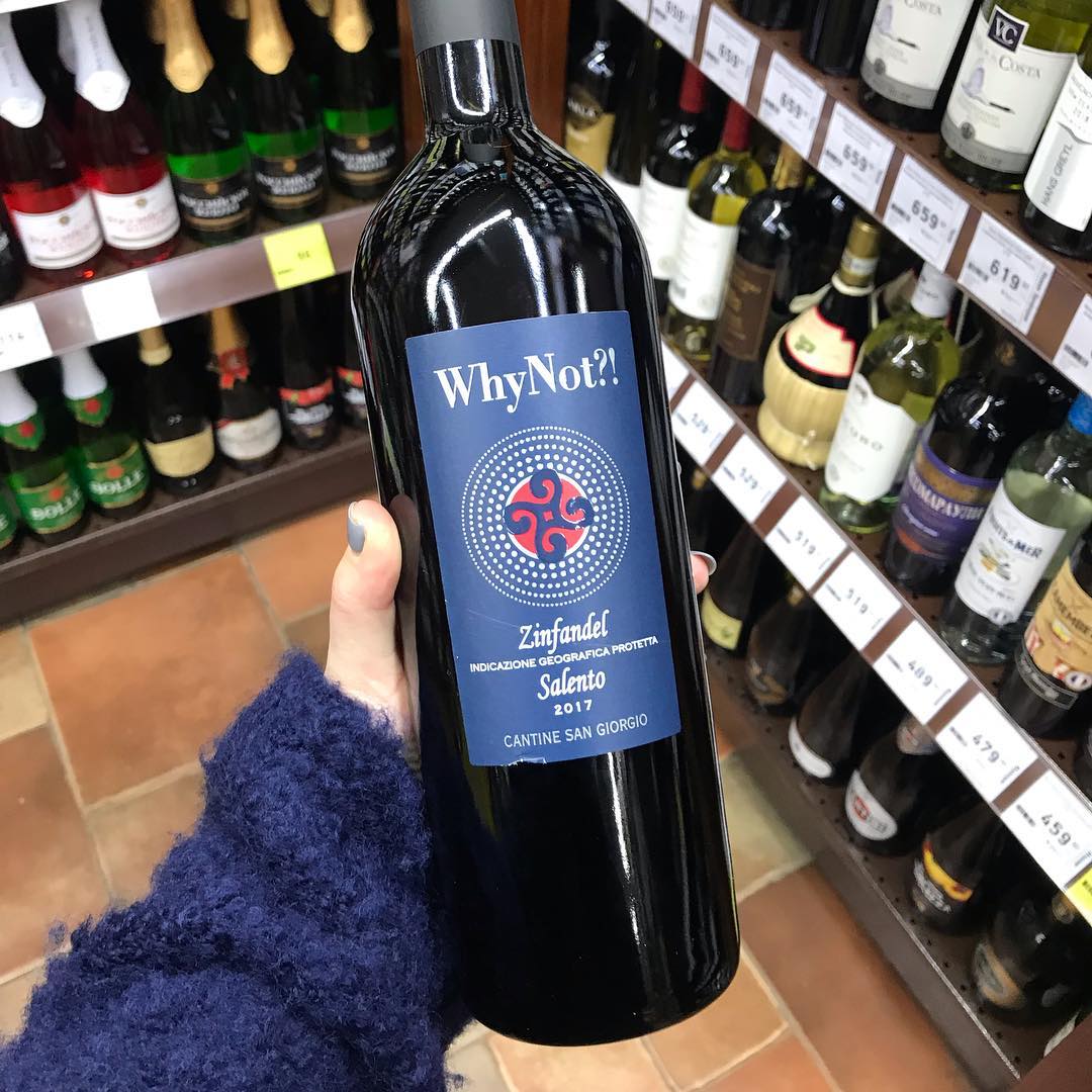 Купить вино в кб. Zinfandel вино Италия. Зинфандель вино в Красном и белом. Сорт винограда Зинфандель вино. Zinfandel вино красное сухое.
