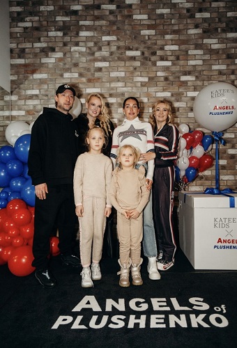 Рудковская, Давыдова и Плющенко создали уникальную спортивную коллекцию детской одежды российского производства.