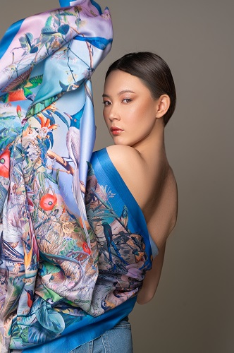 Камелия – главный цветок сезона SS23. Новая коллекция шелковых платков бренда Radical Chic