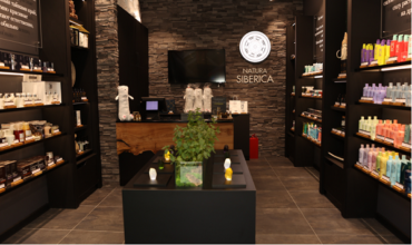 Natura Siberica открыла монобрендовый бутик на территории премиального отеля  Cosmos Collection Izumrudny Les