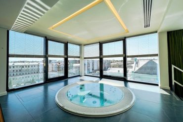 Skyfall Rooftop Spa: новый формат городского отдыха на крышах Петербурга